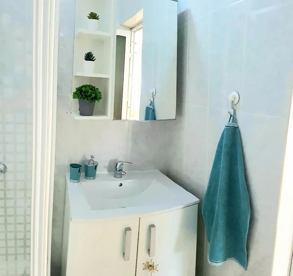 Atico En El Corazon De Santa Cruz/ Cozy Penthouse Apartment
